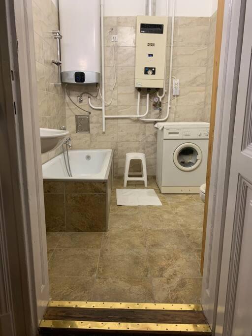 Central Location For One Person Budapest Exteriör bild