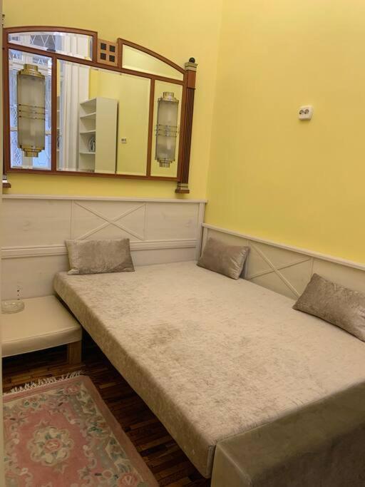 Central Location For One Person Budapest Exteriör bild